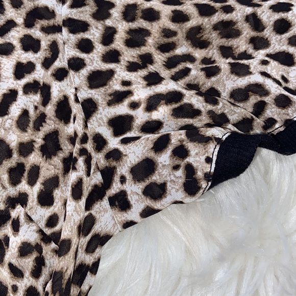 Torrid Chiffon Leopard Print sheer Top size 2 - Picture 12 of 16